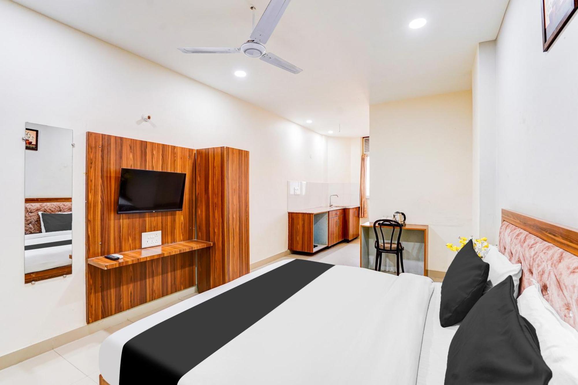Super Collection O Sector 104 Noida Hotel Ngoại thất bức ảnh