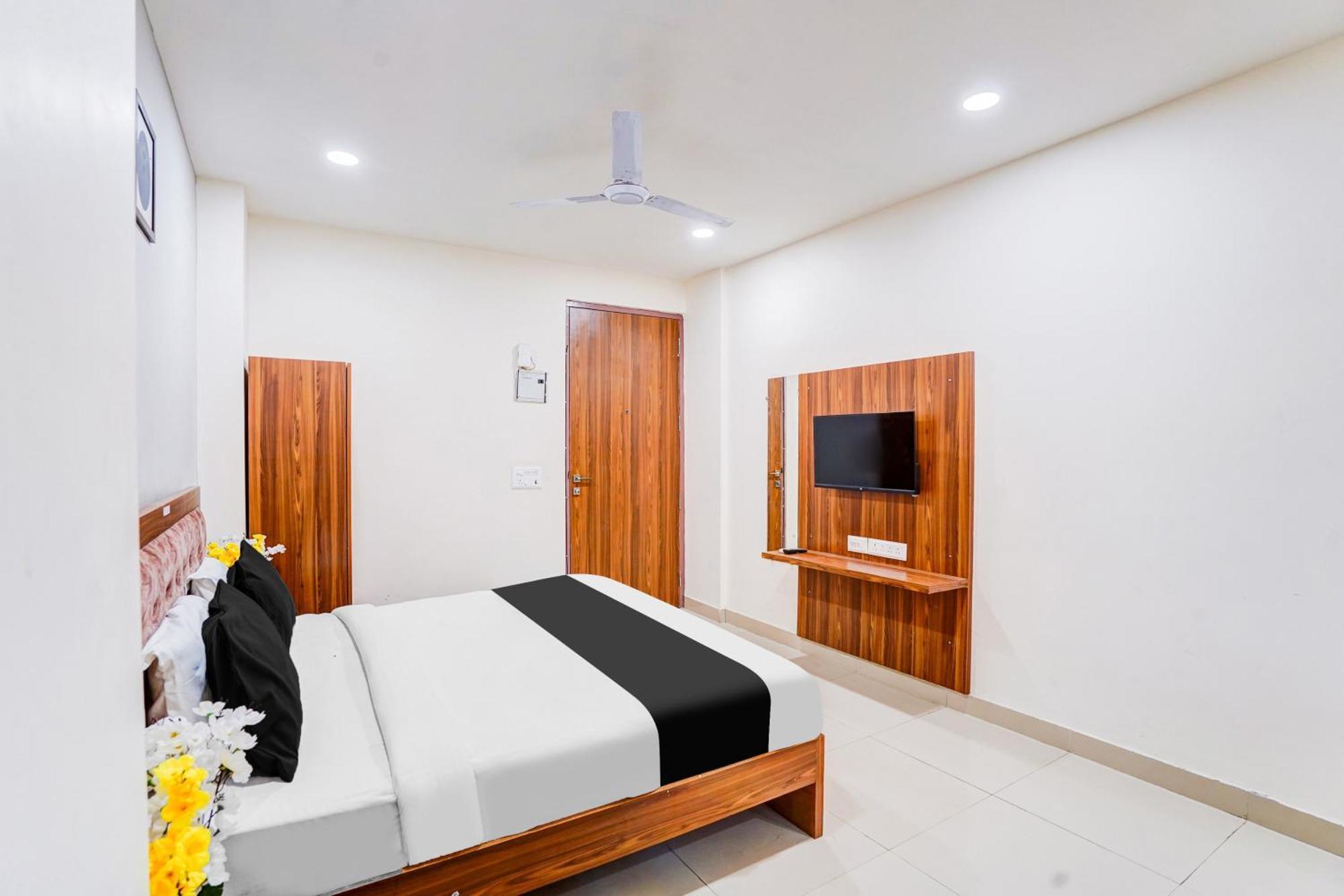 Super Collection O Sector 104 Noida Hotel Ngoại thất bức ảnh