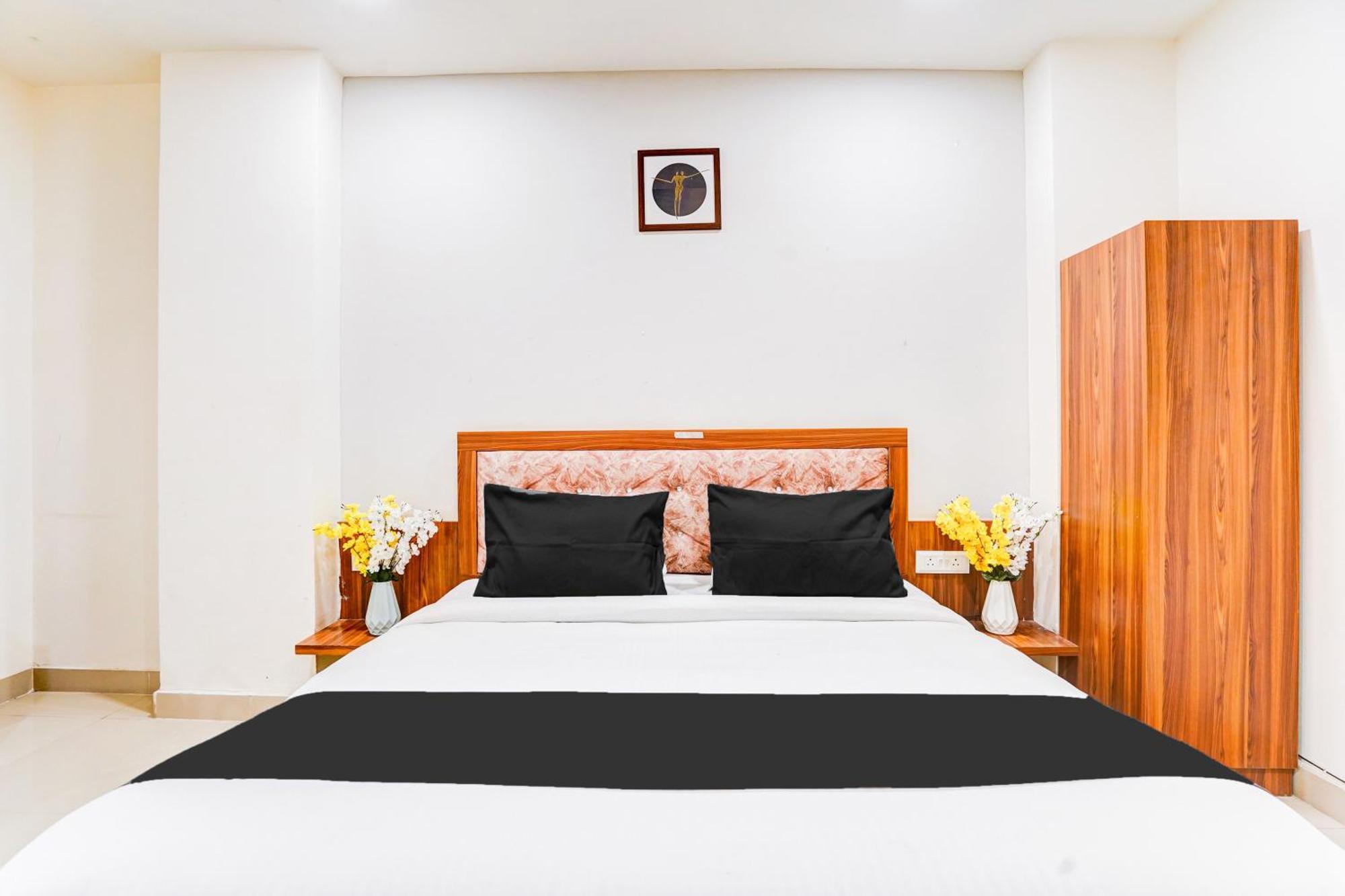 Super Collection O Sector 104 Noida Hotel Ngoại thất bức ảnh