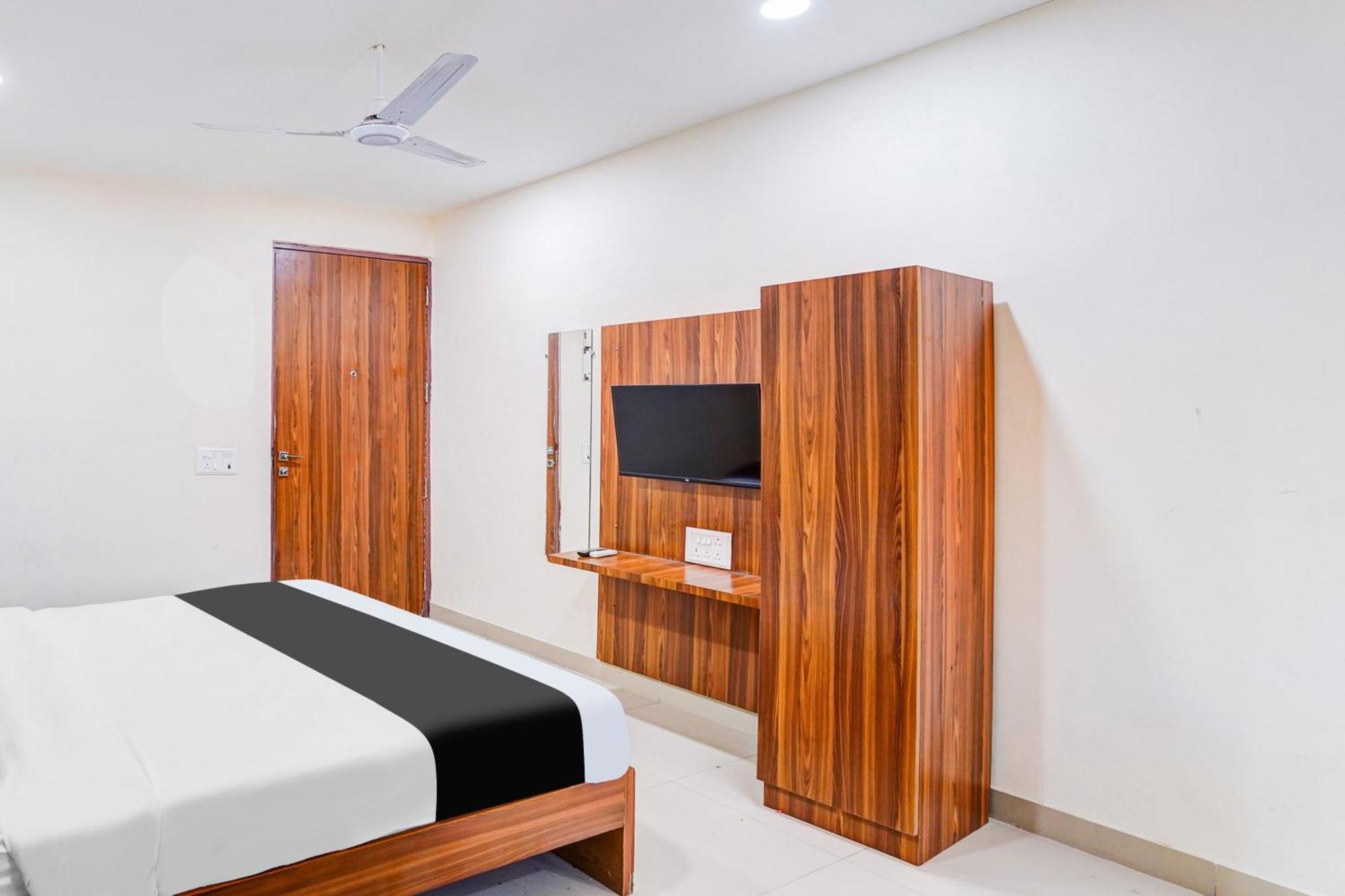 Super Collection O Sector 104 Noida Hotel Ngoại thất bức ảnh