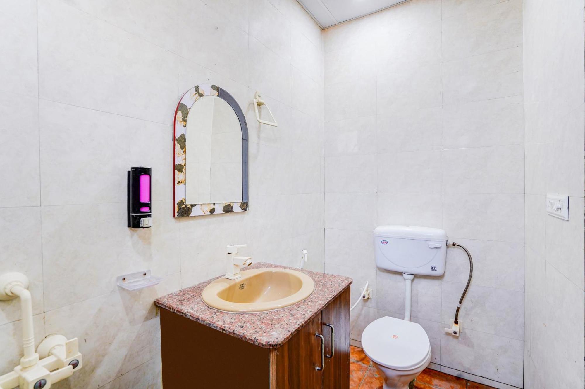 Super Collection O Sector 104 Noida Hotel Ngoại thất bức ảnh