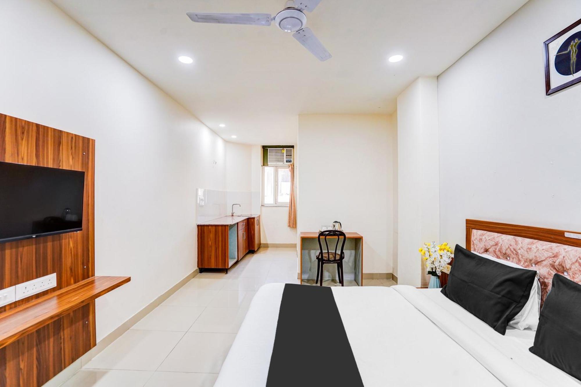 Super Collection O Sector 104 Noida Hotel Ngoại thất bức ảnh