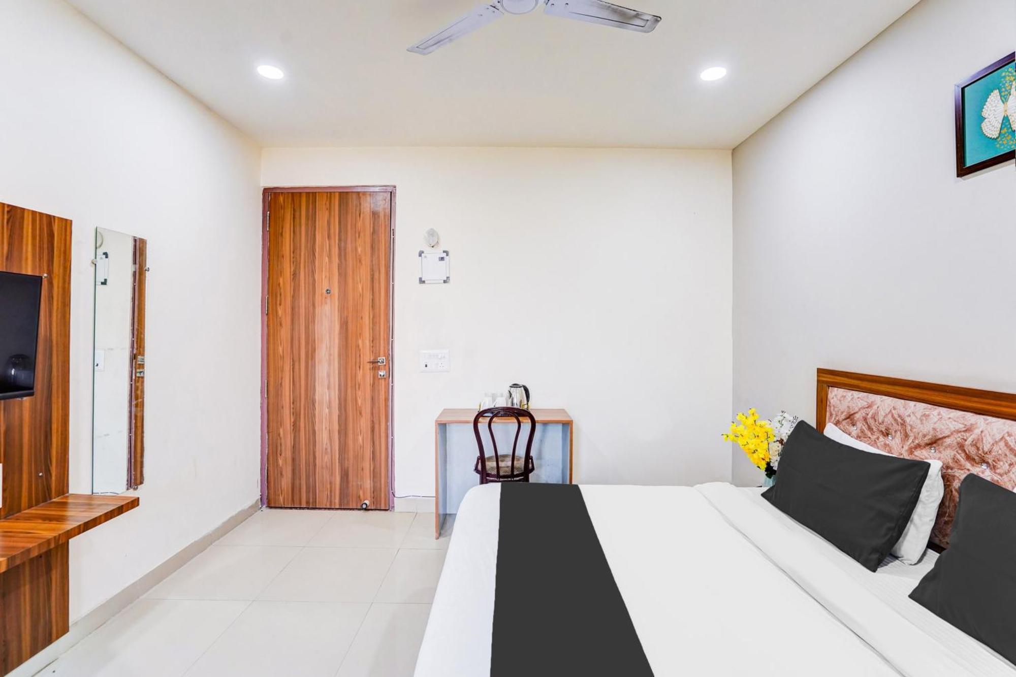 Super Collection O Sector 104 Noida Hotel Ngoại thất bức ảnh