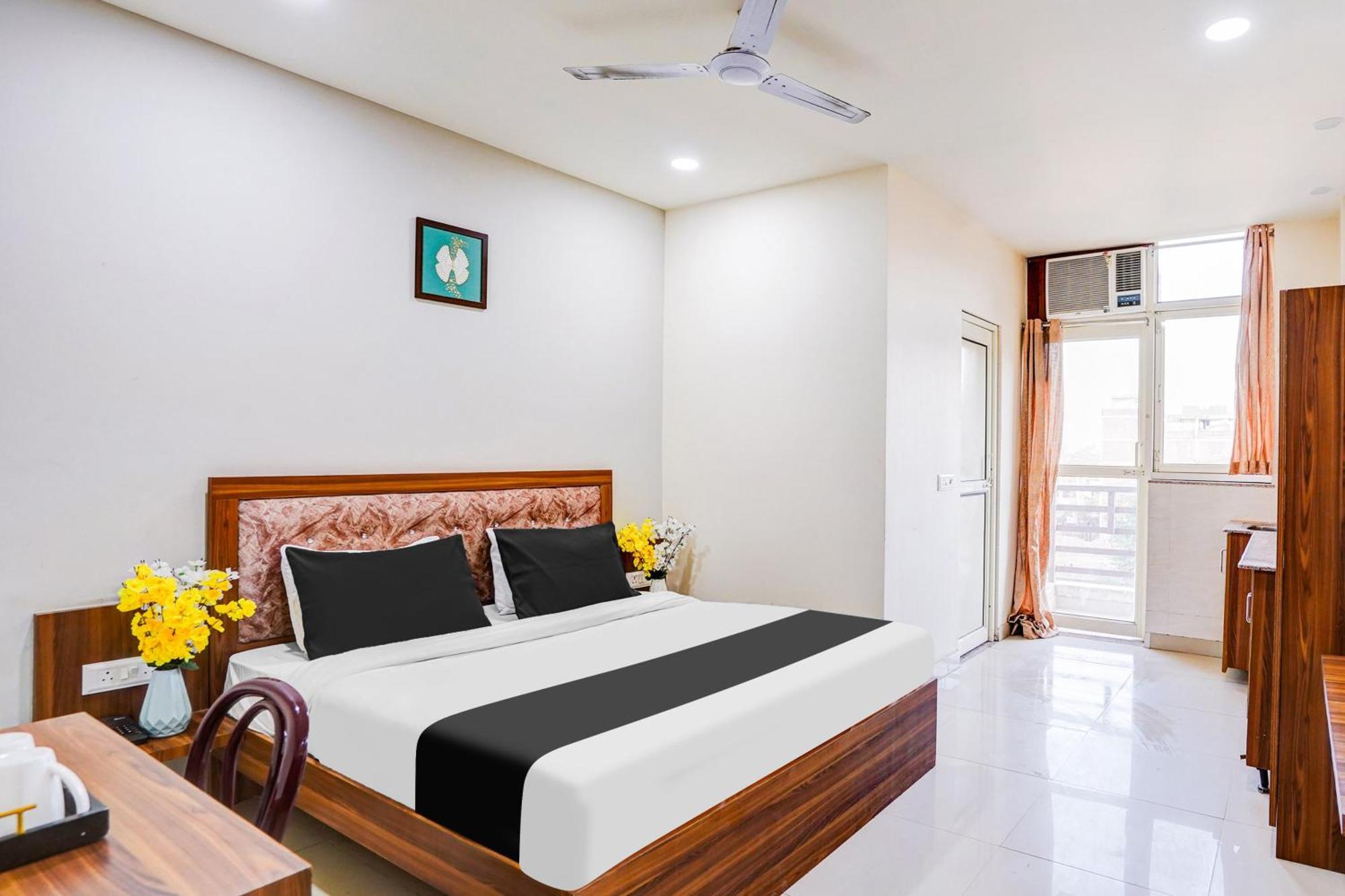 Super Collection O Sector 104 Noida Hotel Ngoại thất bức ảnh