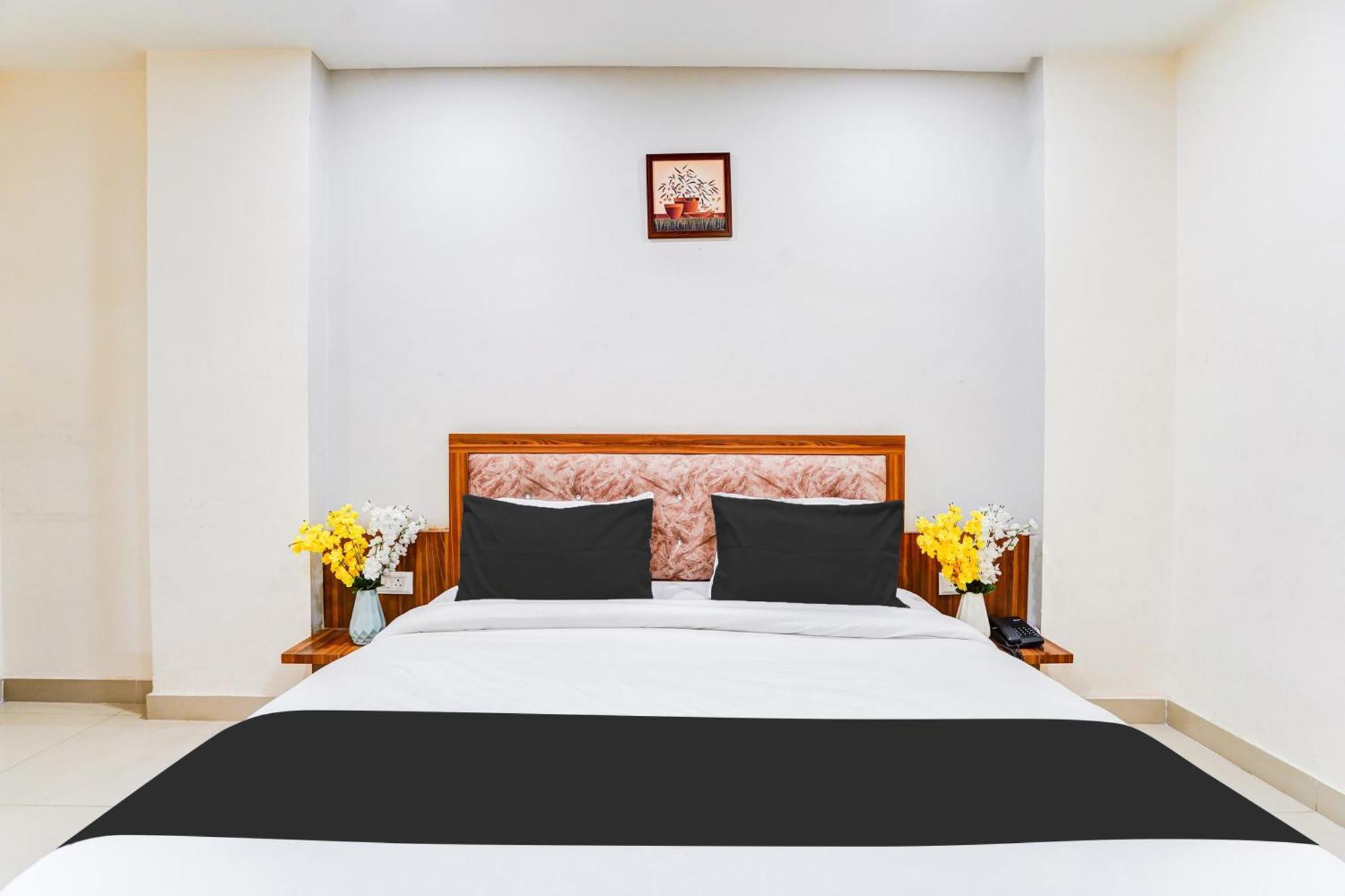 Super Collection O Sector 104 Noida Hotel Ngoại thất bức ảnh