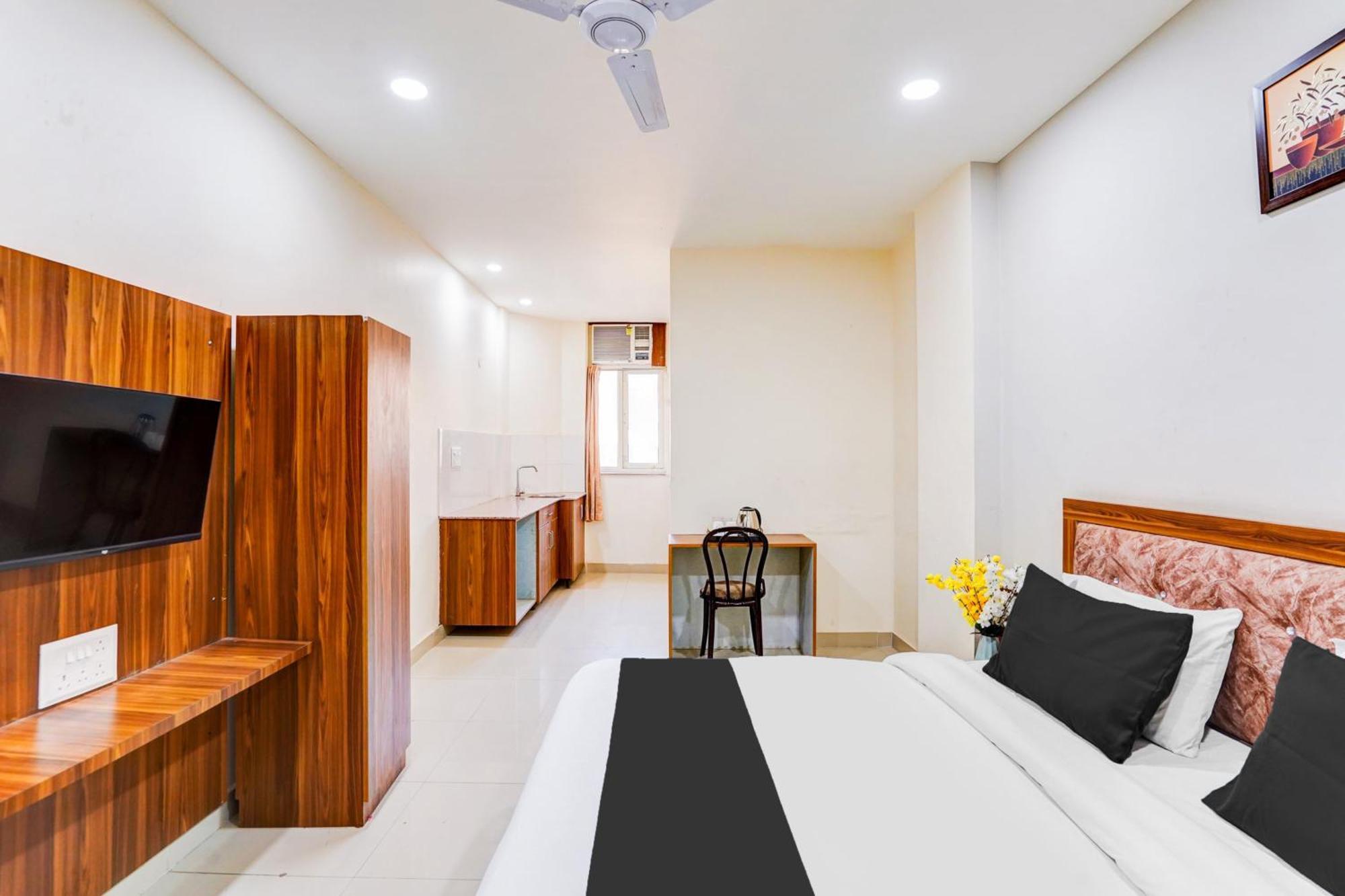 Super Collection O Sector 104 Noida Hotel Ngoại thất bức ảnh